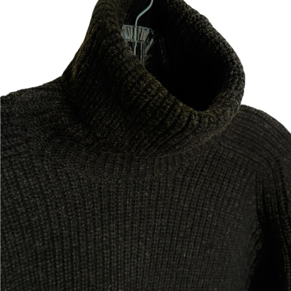 Banana Republic Dark Charcoal Heavyweight Waffle Knit Wide Turtleneck Sweater M